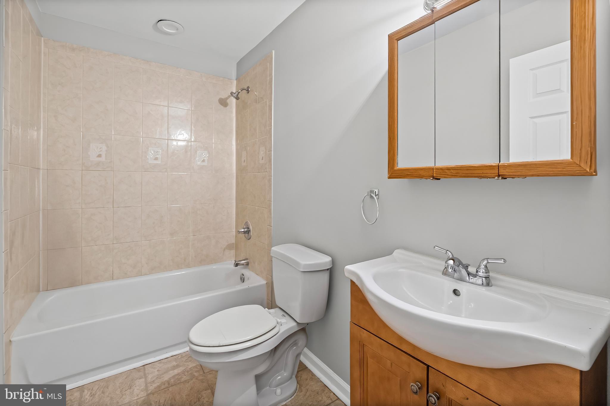 706 N KENWOOD AVENUE