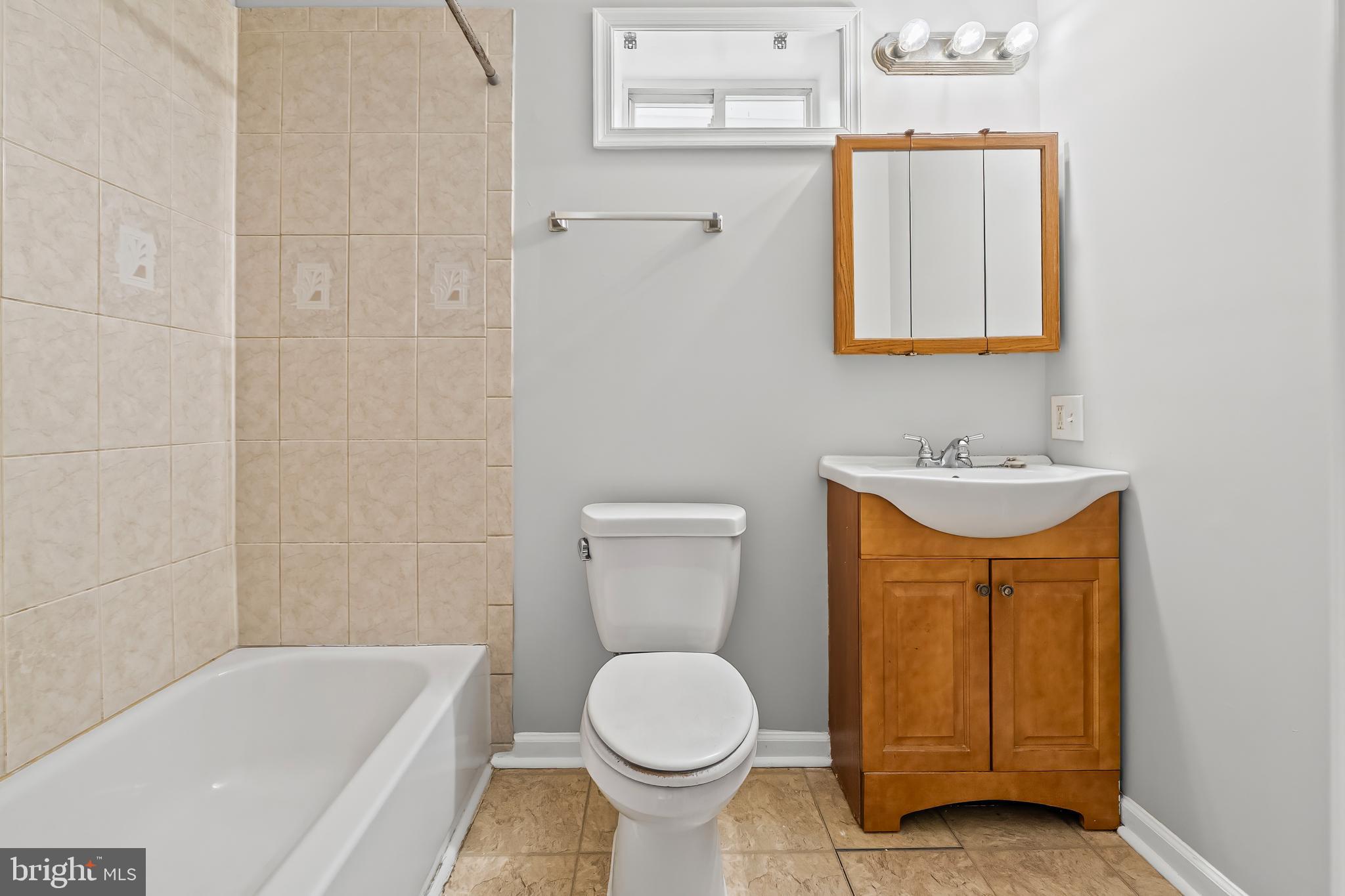 706 N KENWOOD AVENUE