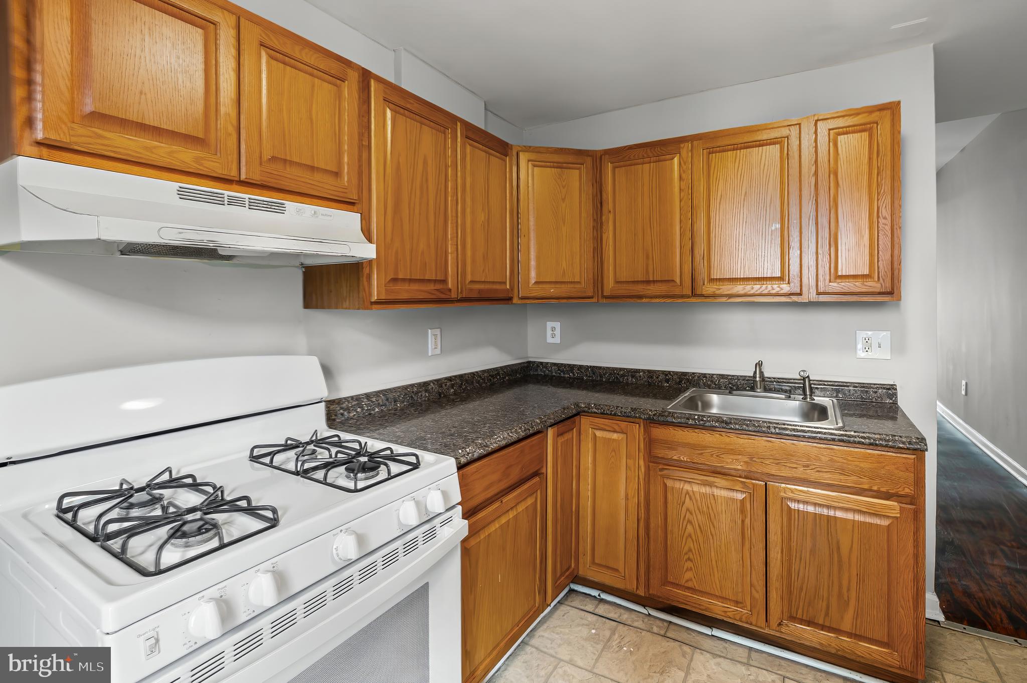 706 N KENWOOD AVENUE