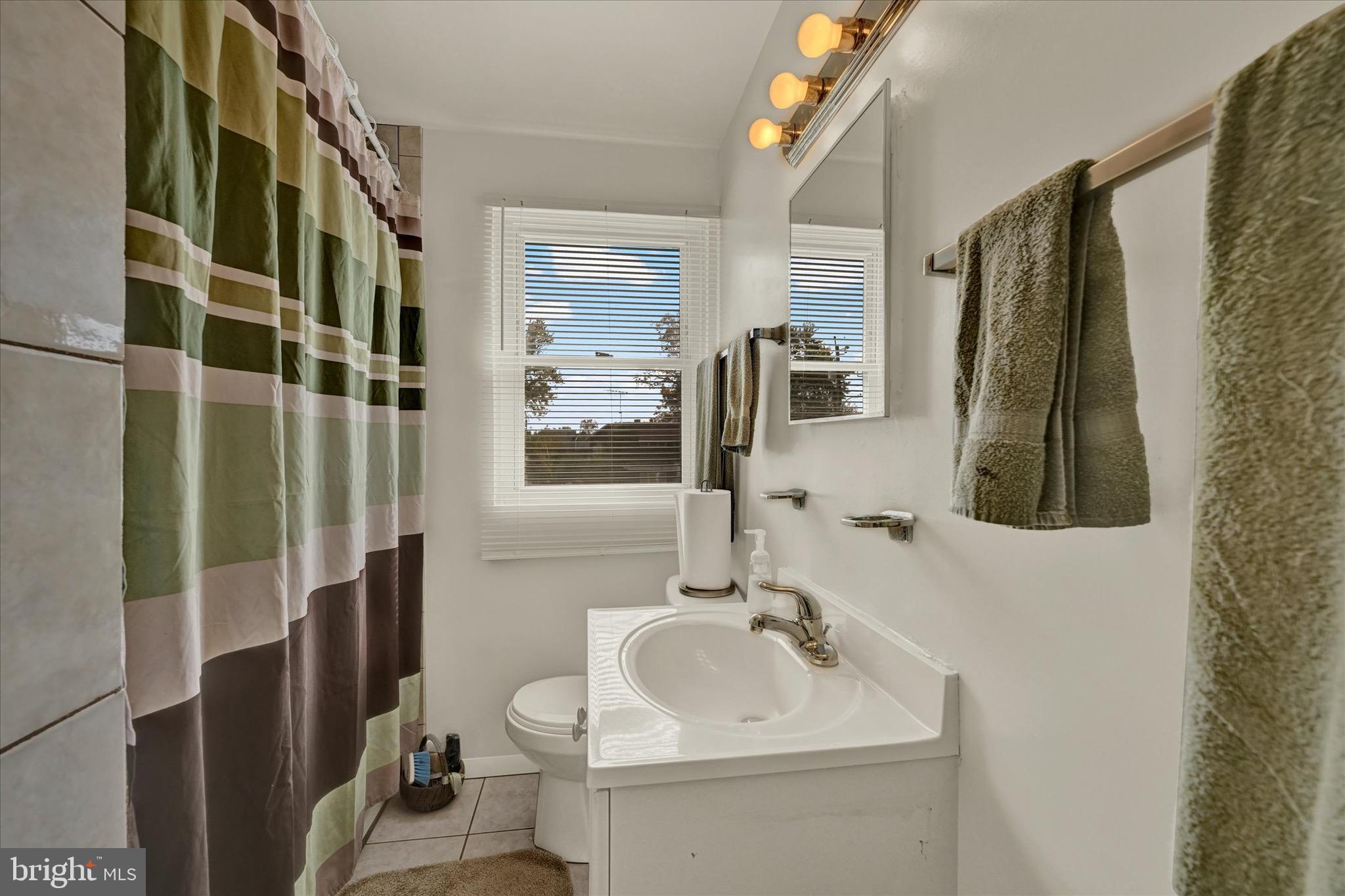 3922 MORTIMER AVENUE