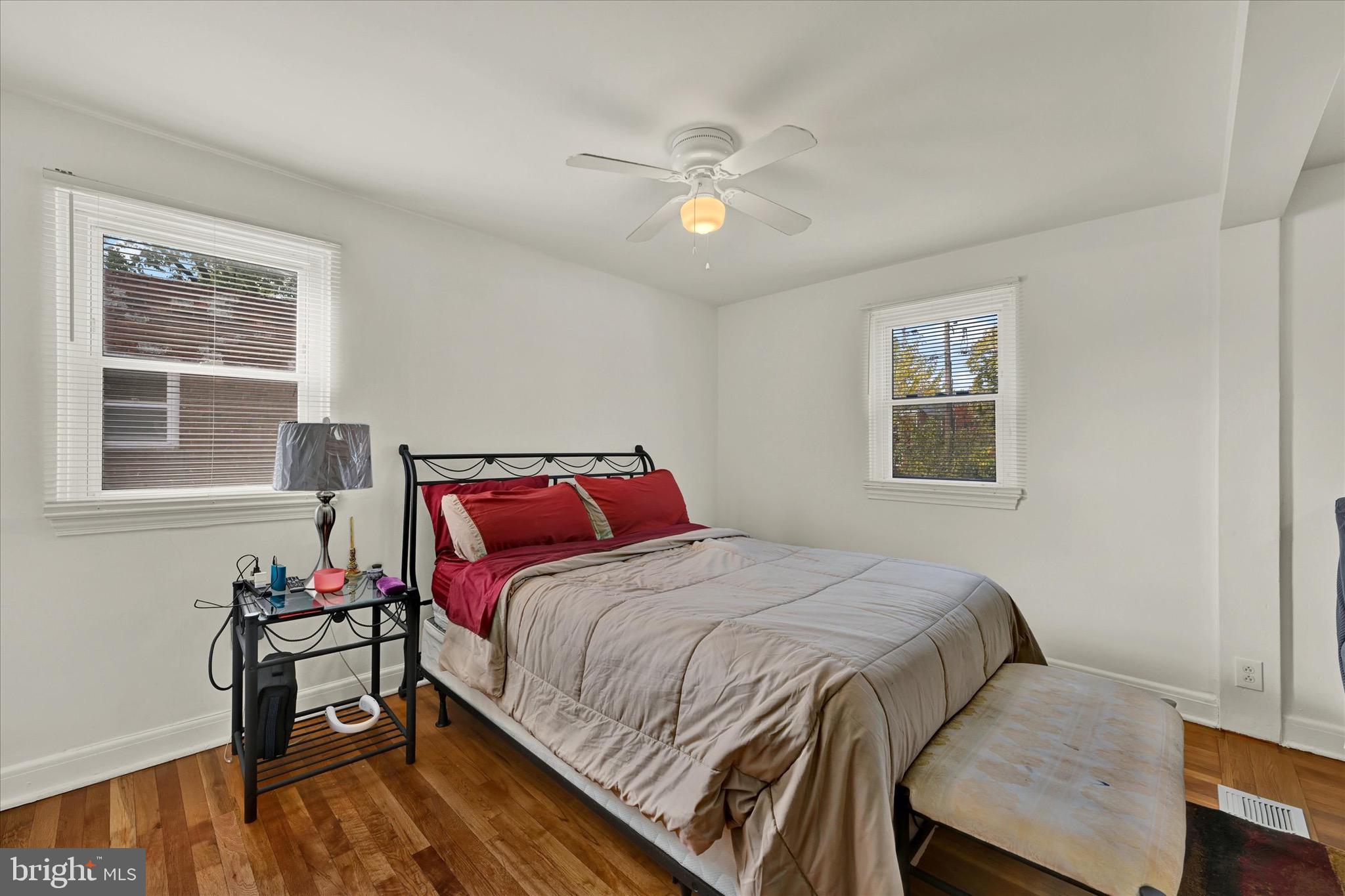 3922 MORTIMER AVENUE