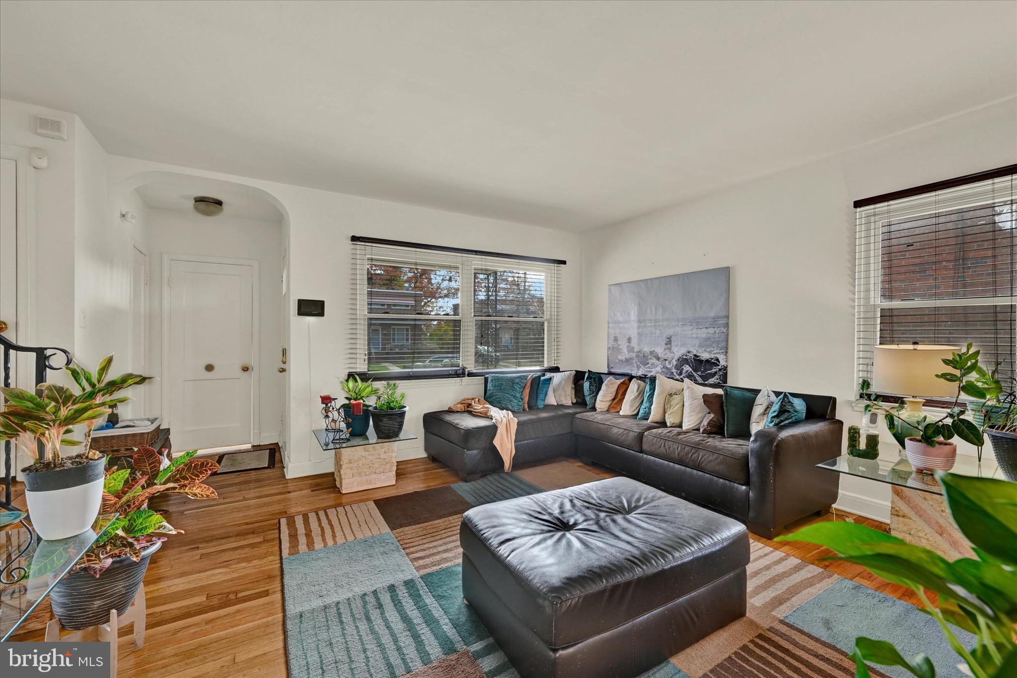 3922 MORTIMER AVENUE