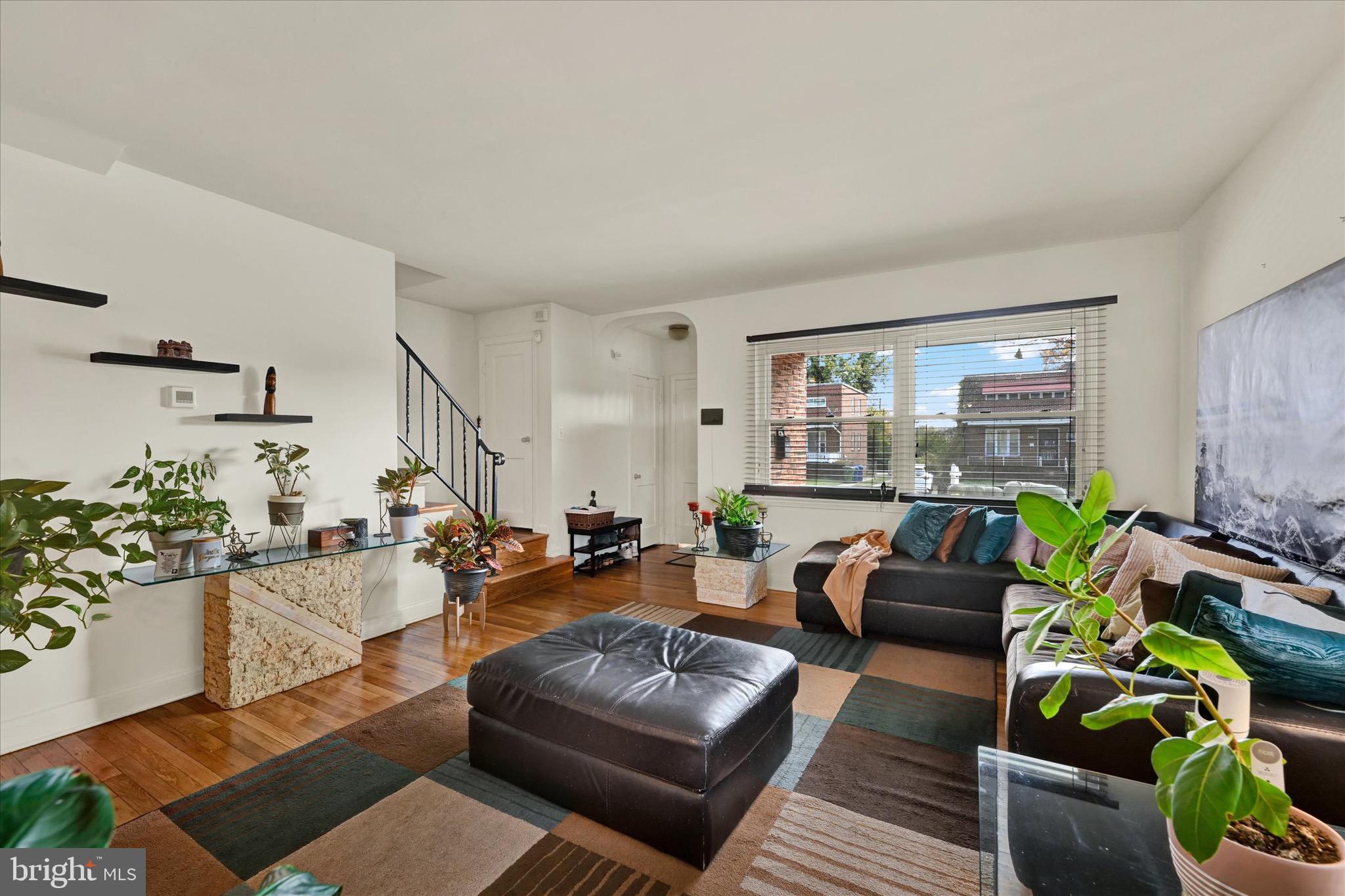 3922 MORTIMER AVENUE