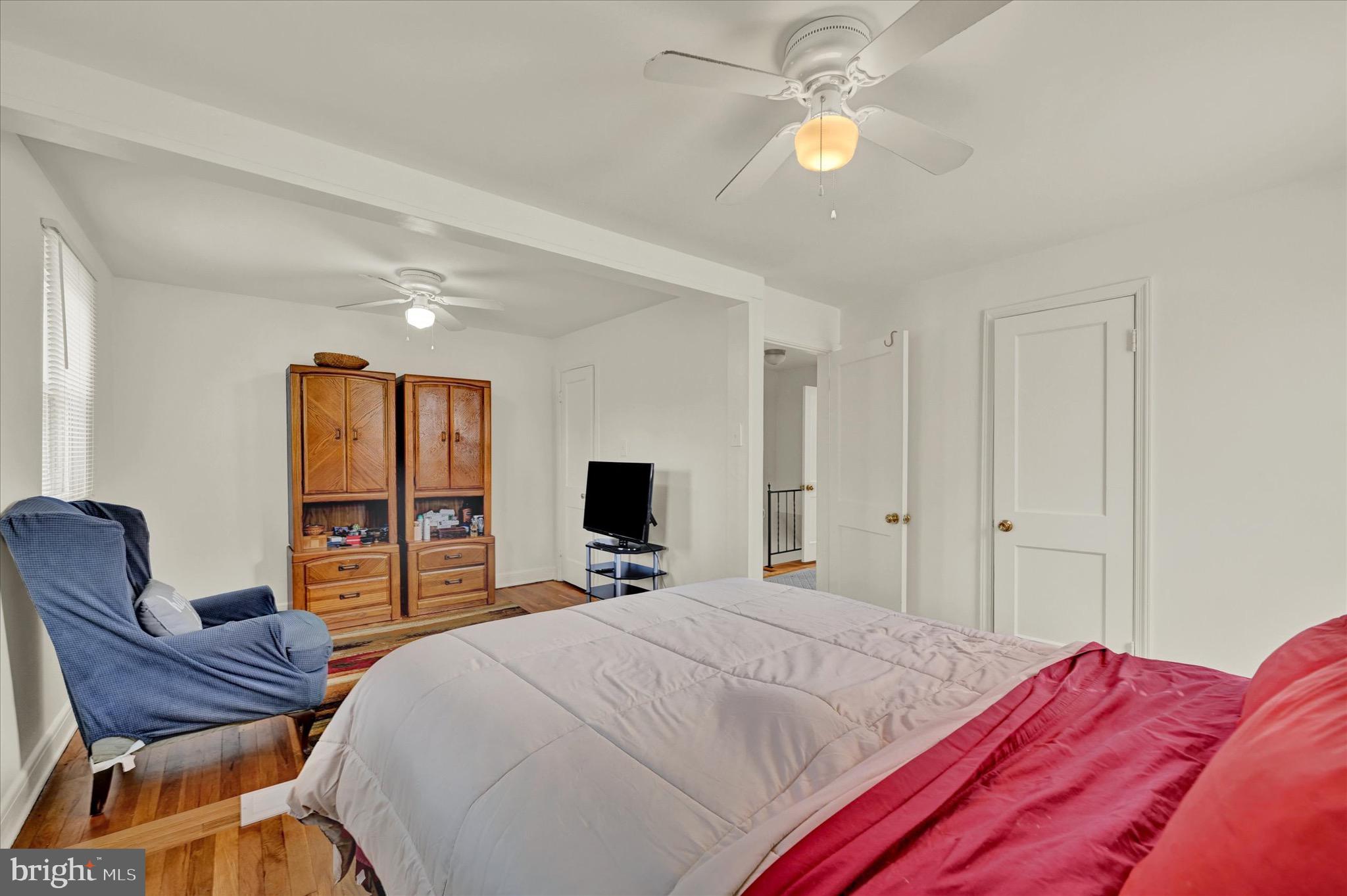 3922 MORTIMER AVENUE