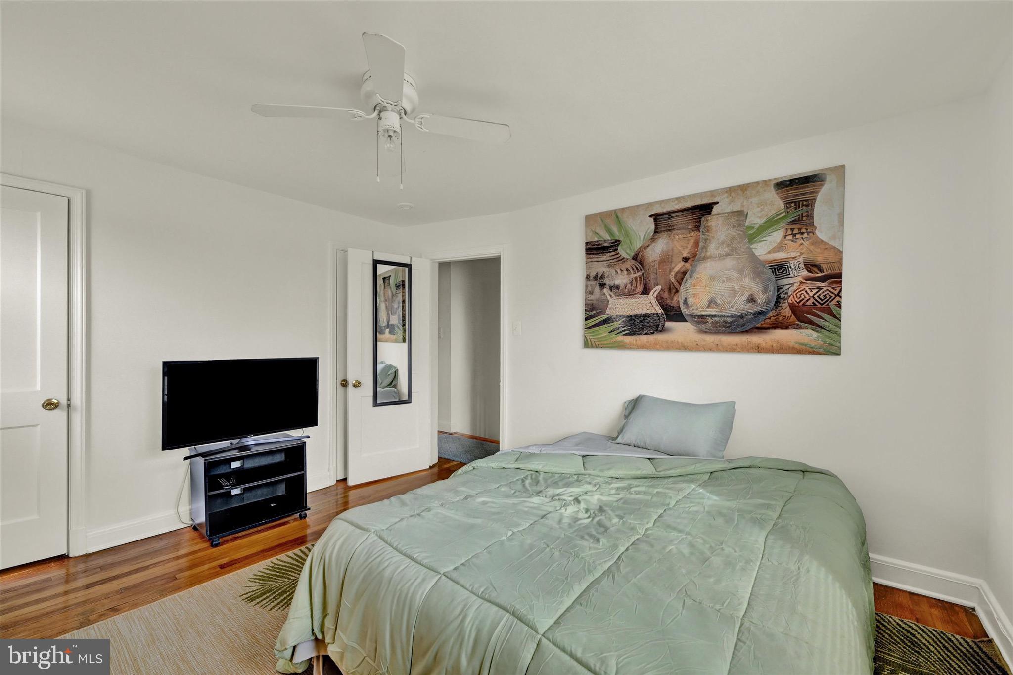 3922 MORTIMER AVENUE