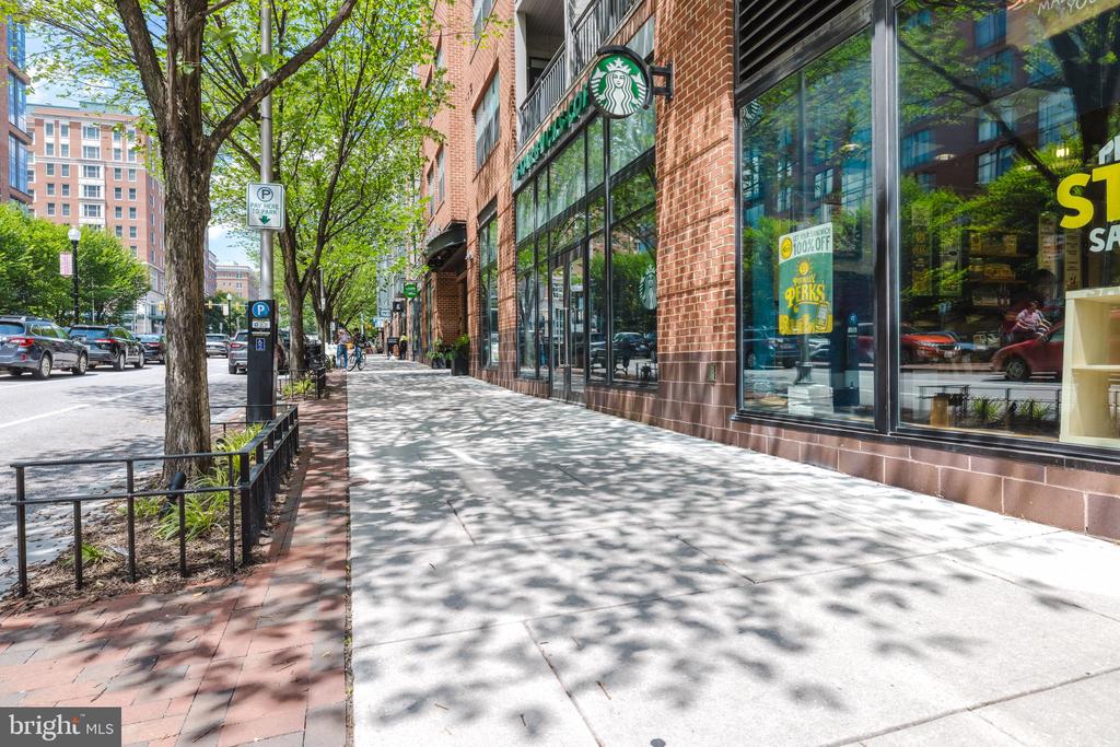 3201 SAINT PAUL STREET 422