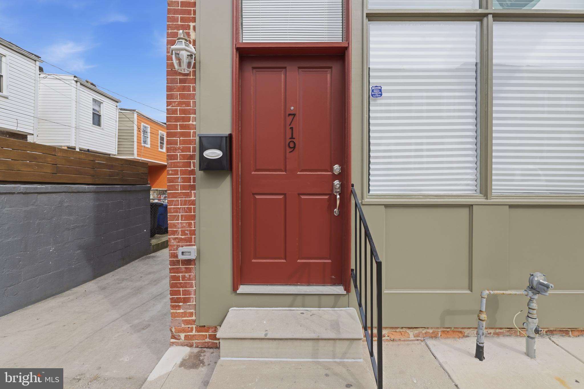 719 N MADEIRA STREET