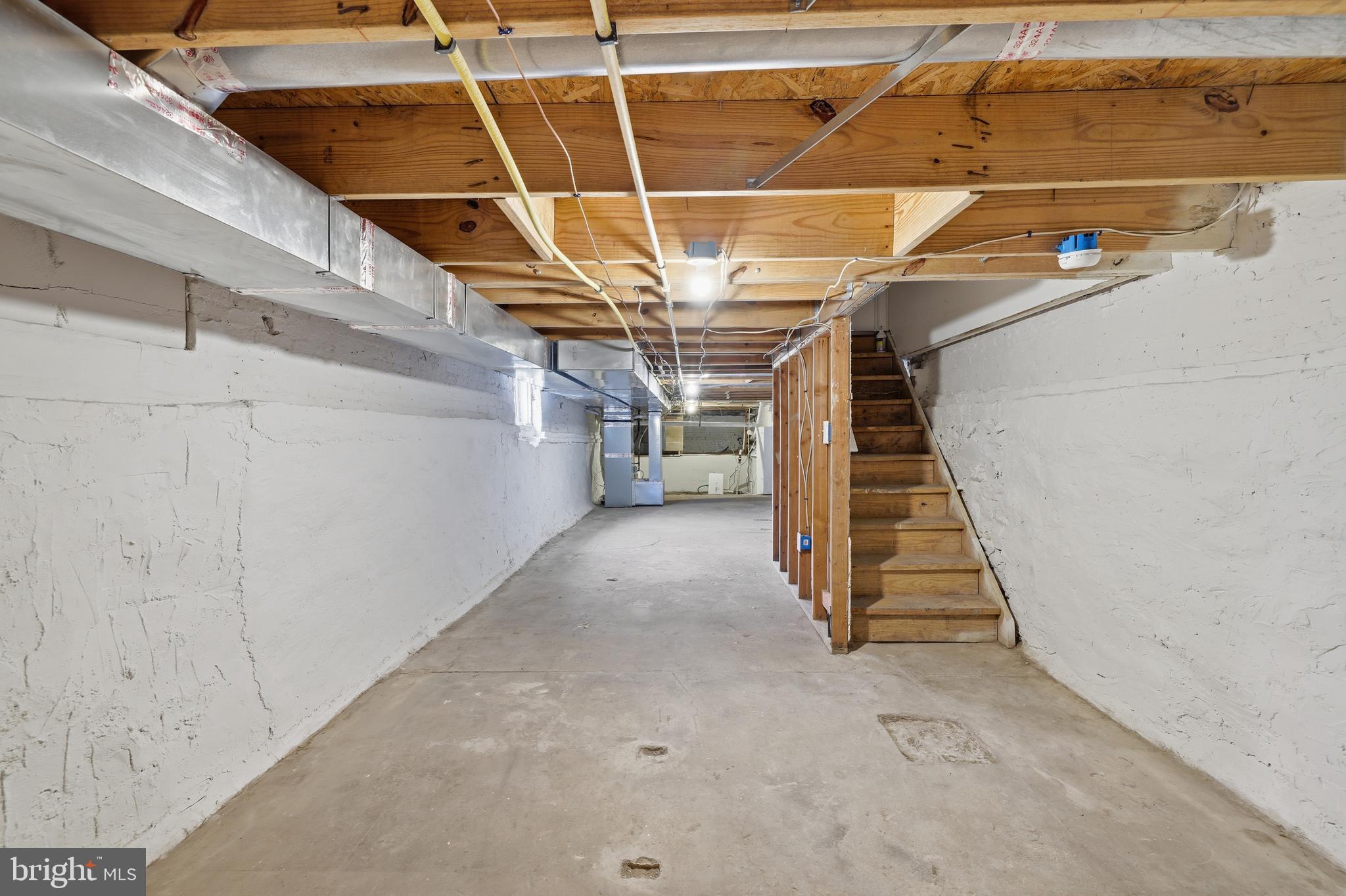 719 N MADEIRA STREET