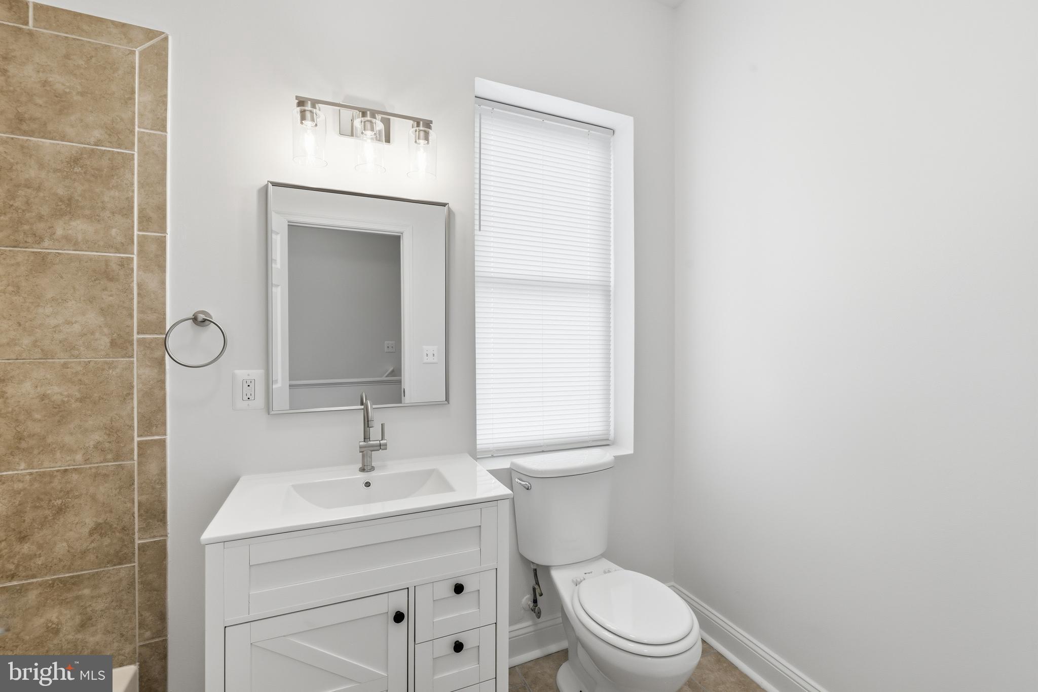 719 N MADEIRA STREET