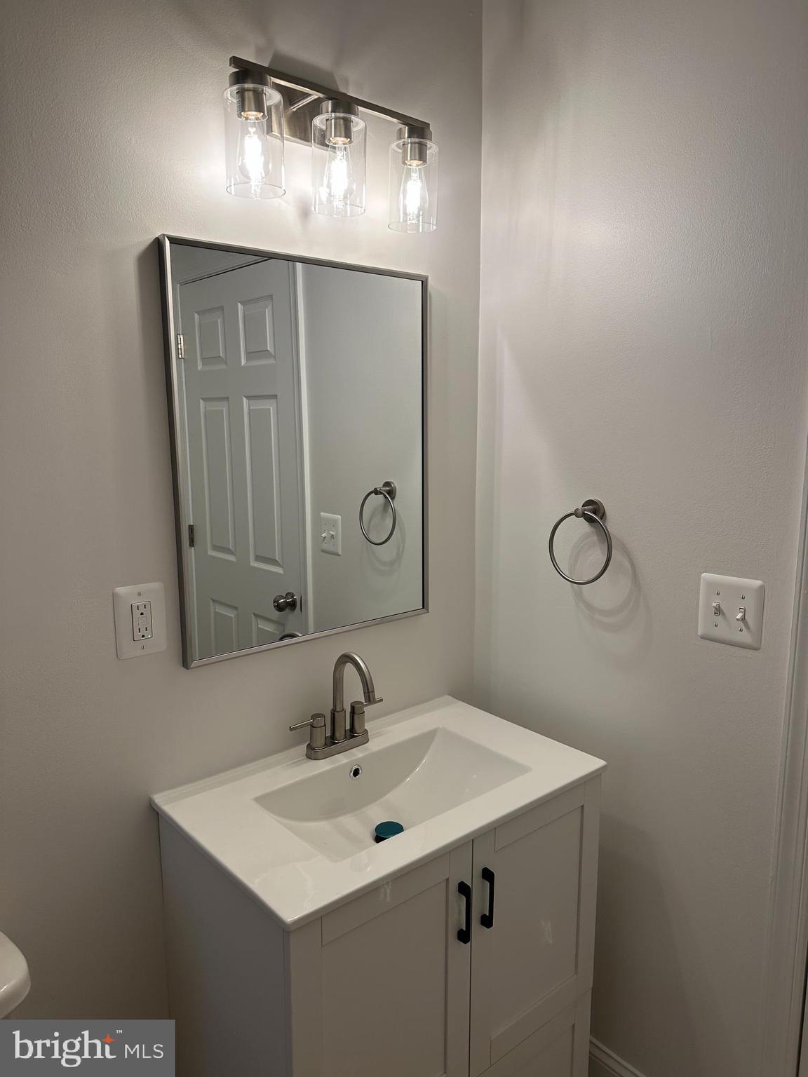 719 N MADEIRA STREET