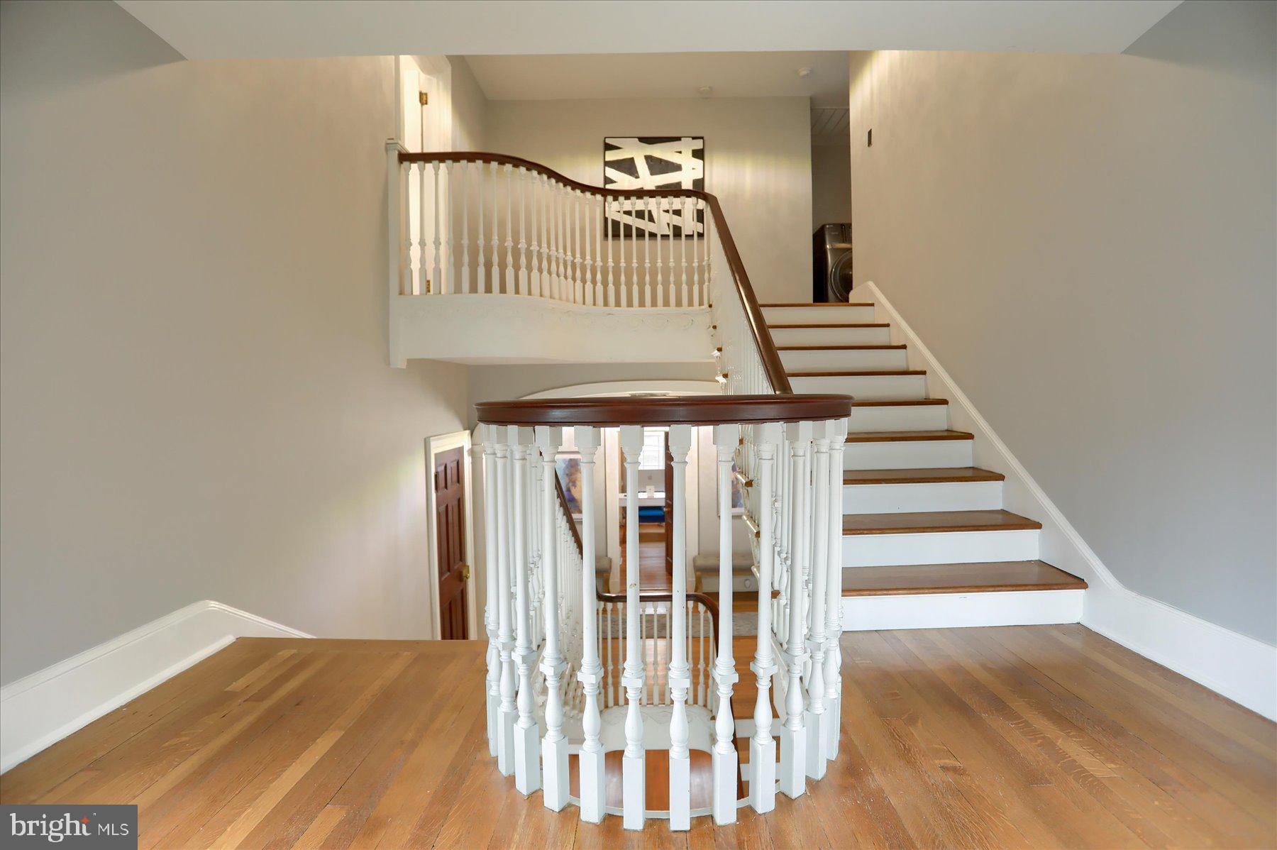 818 W UNIVERSITY PARKWAY