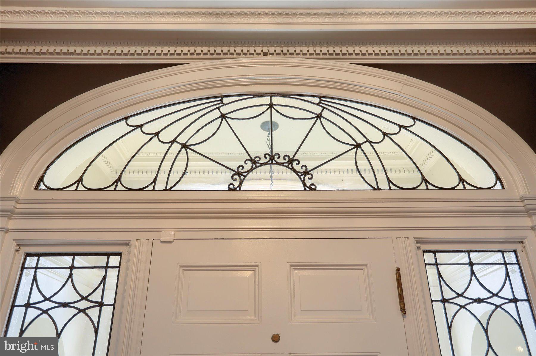 818 W UNIVERSITY PARKWAY