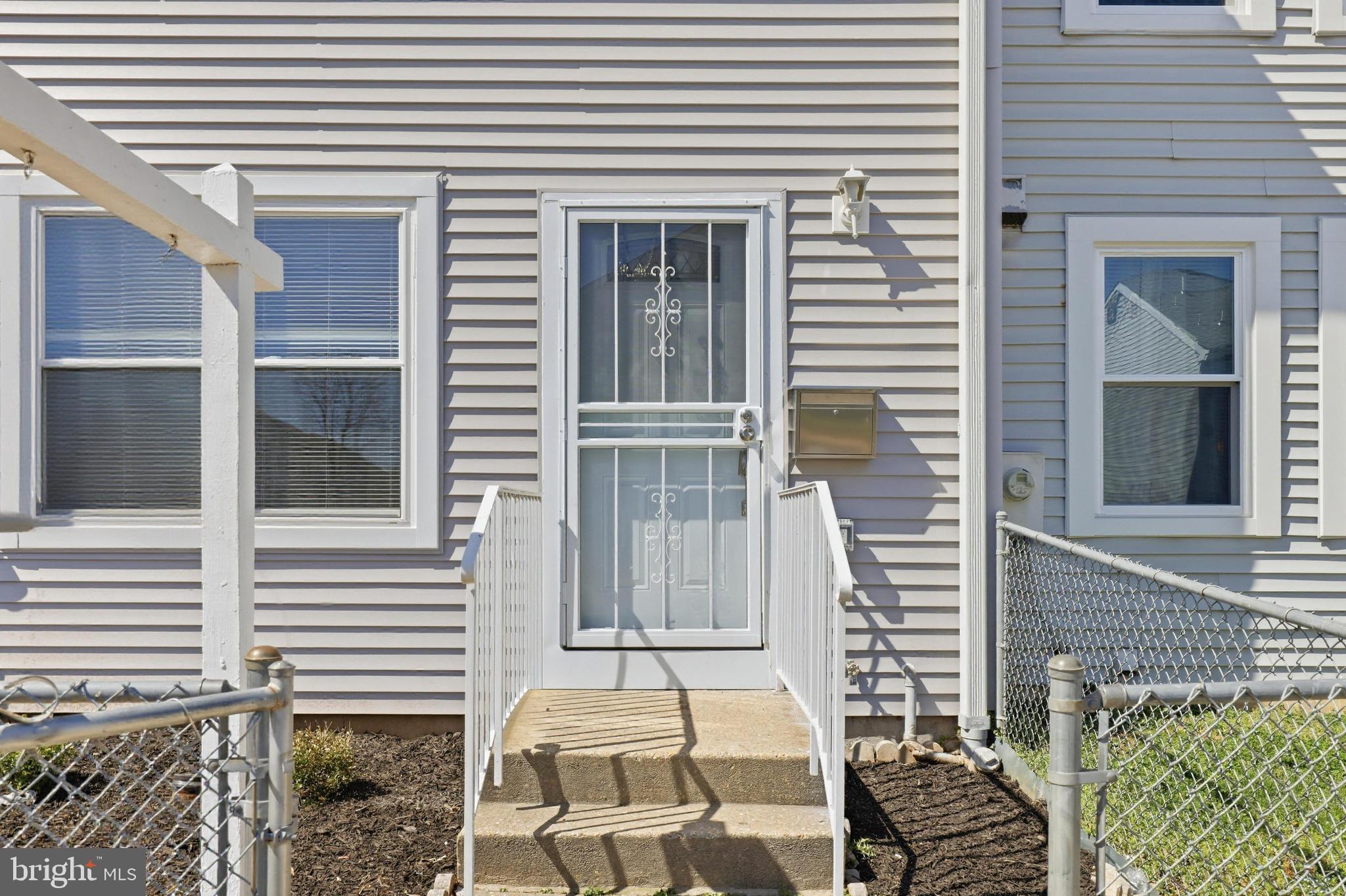 1206 TURPIN LANE