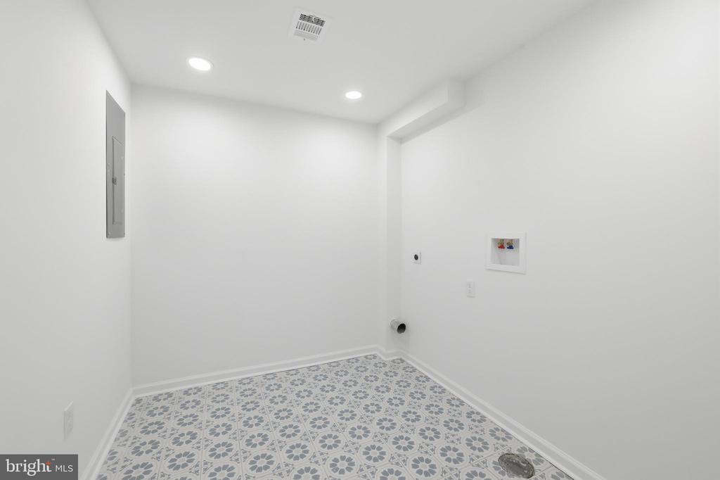 1206 TURPIN LANE