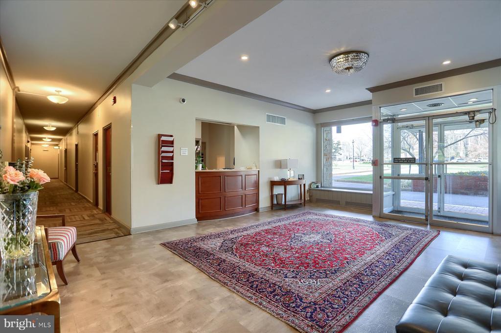 3601 GREENWAY 412