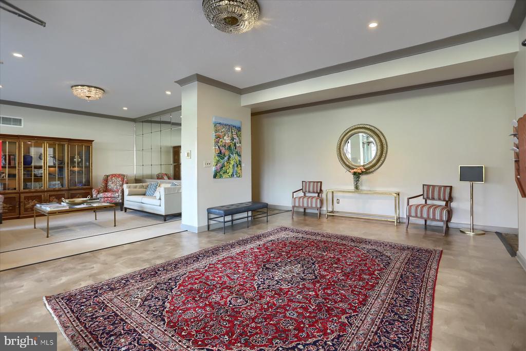 3601 GREENWAY 412
