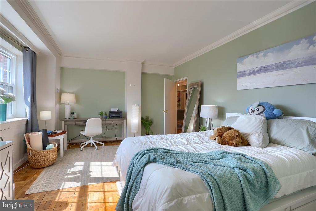 3601 GREENWAY 412