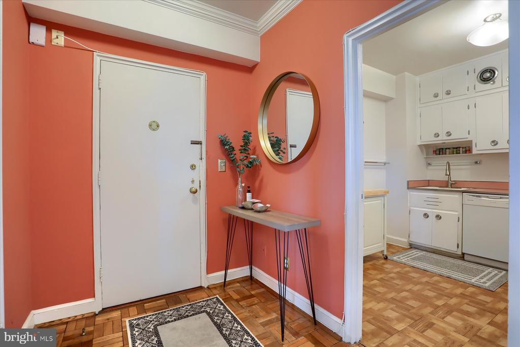 3601 GREENWAY 412