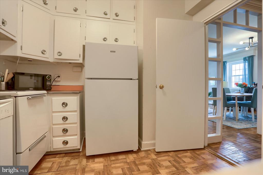 3601 GREENWAY 412