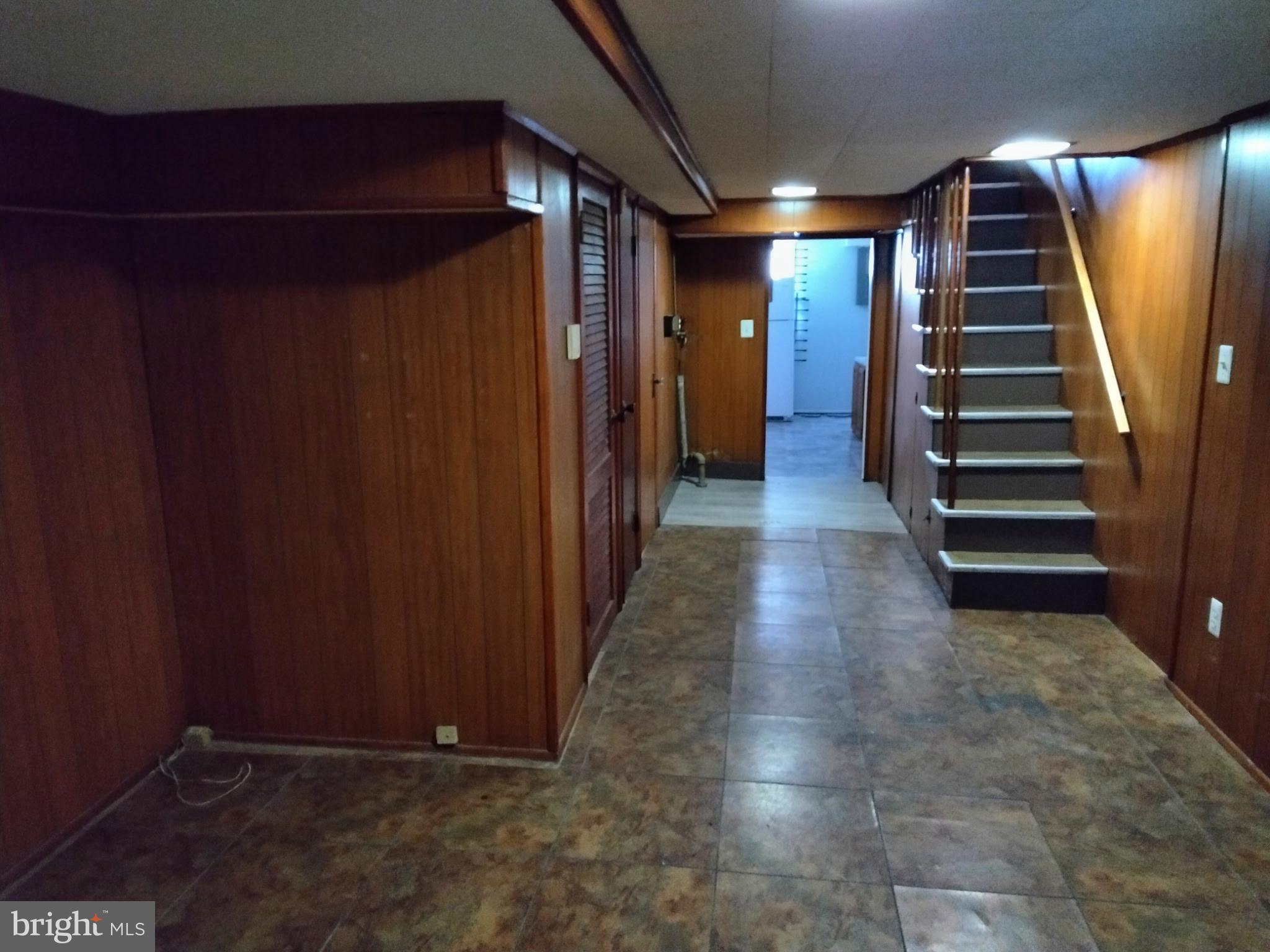 812 N LINWOOD AVENUE