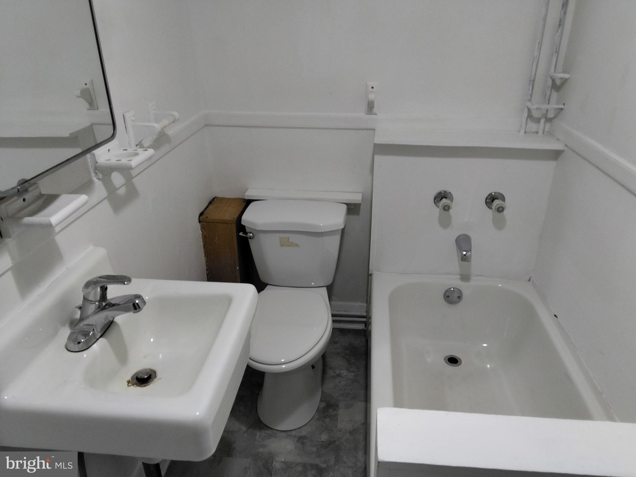 812 N LINWOOD AVENUE