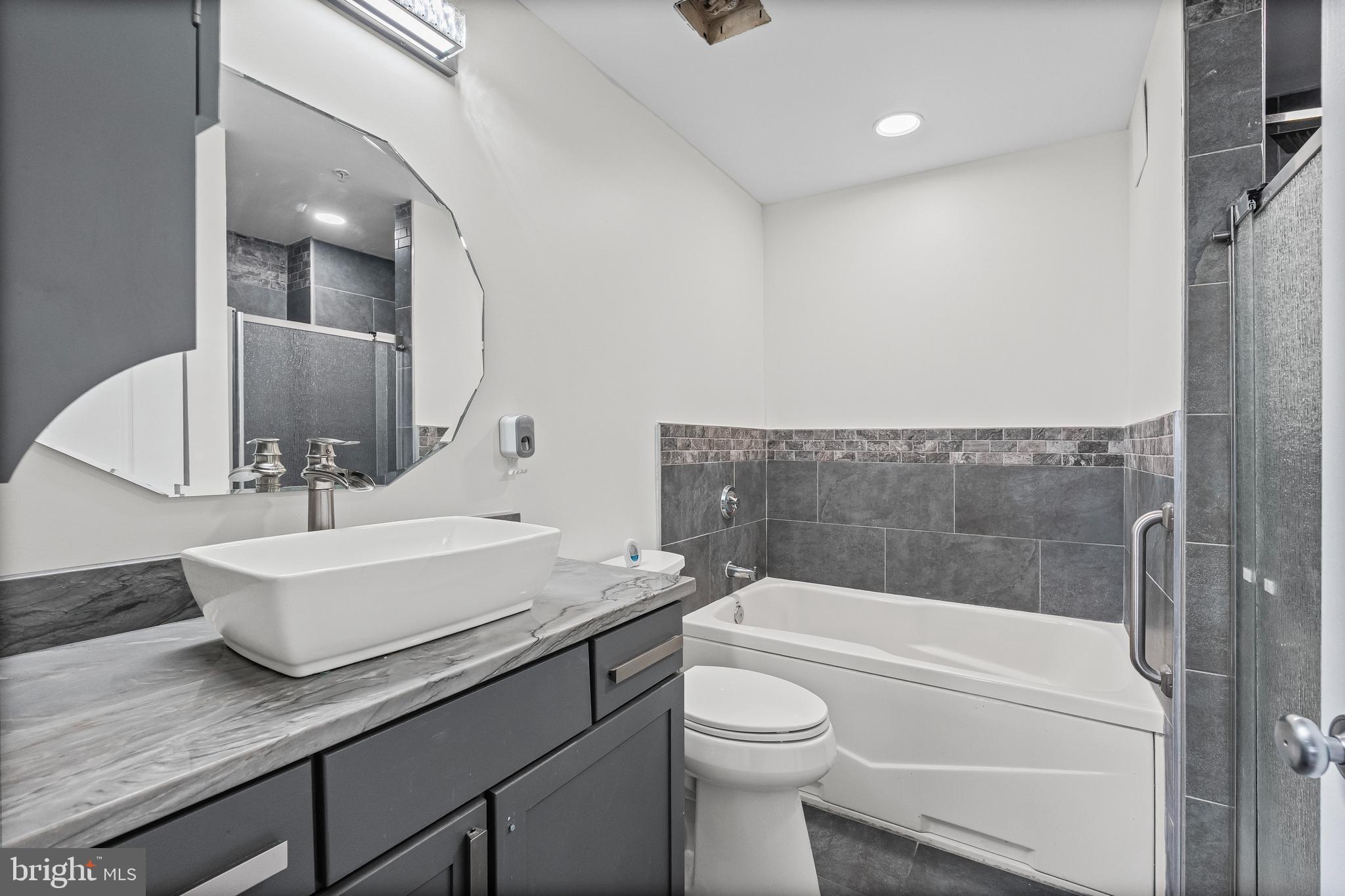 414 WATER STREET 2903