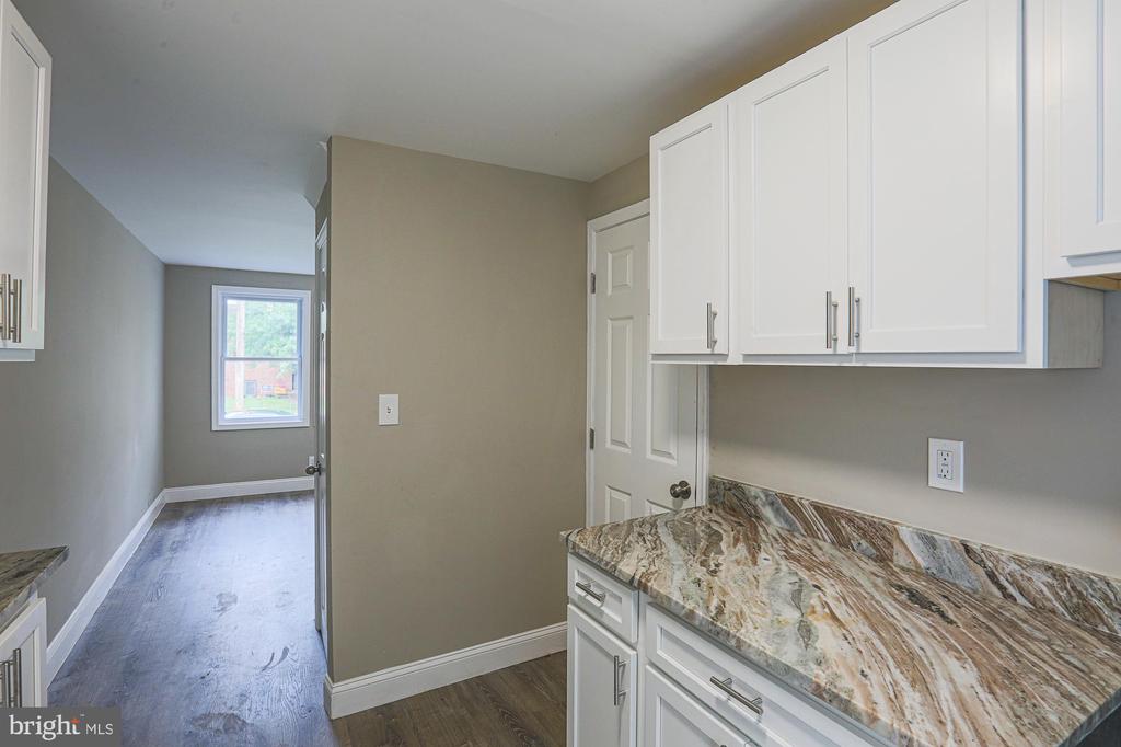 2841 ROUND ROAD