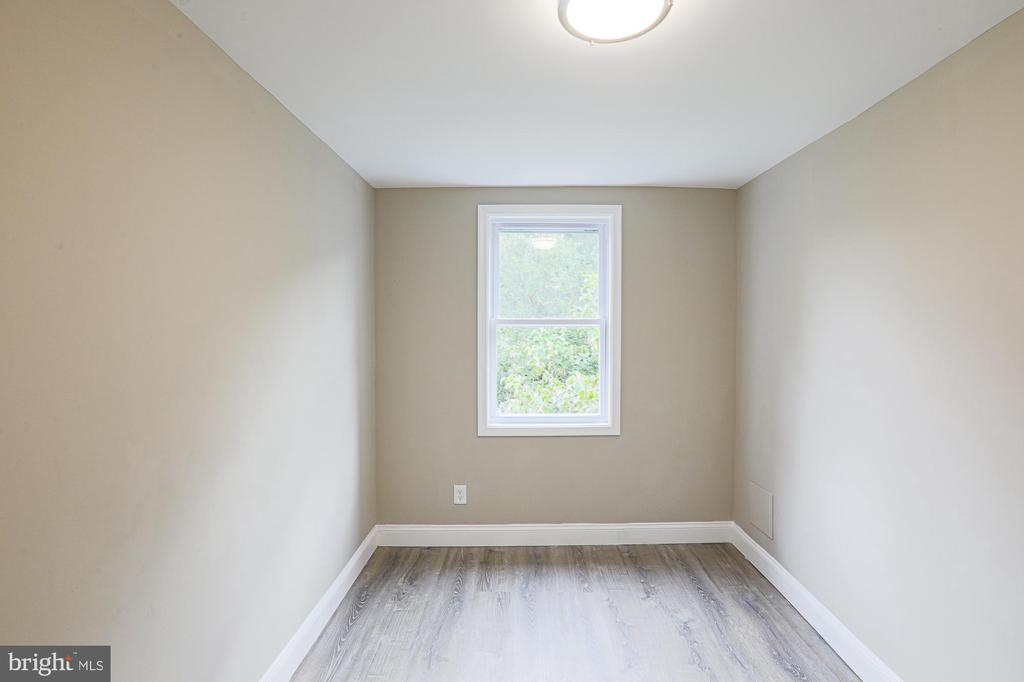 2841 ROUND ROAD