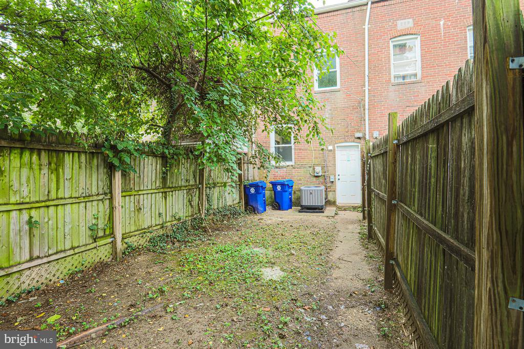 2841 ROUND ROAD