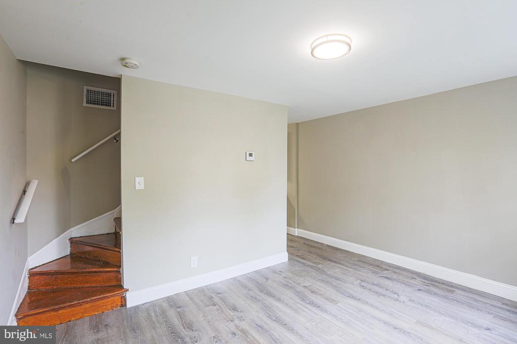 2841 ROUND ROAD