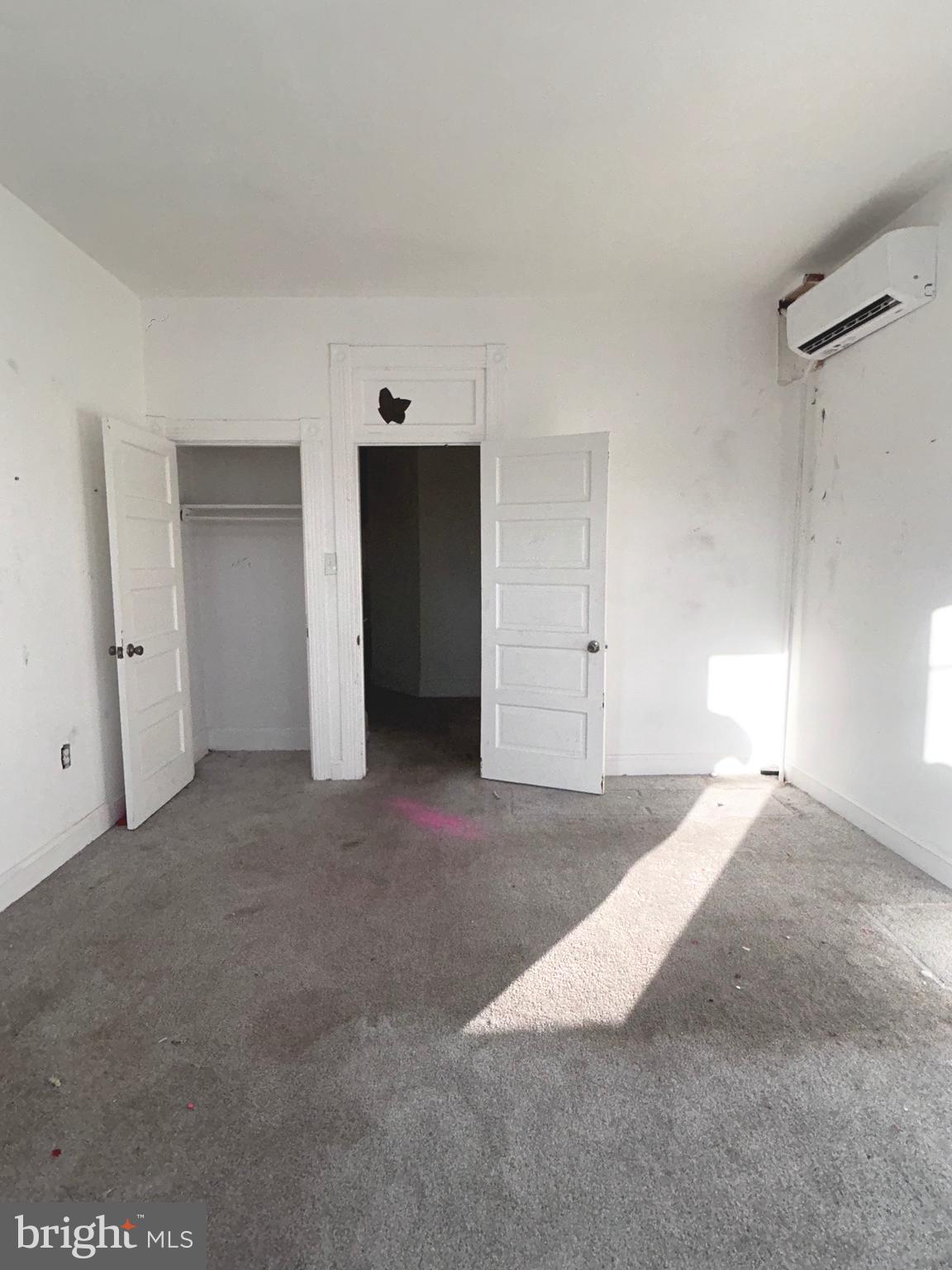 2729 PARKWOOD AVENUE