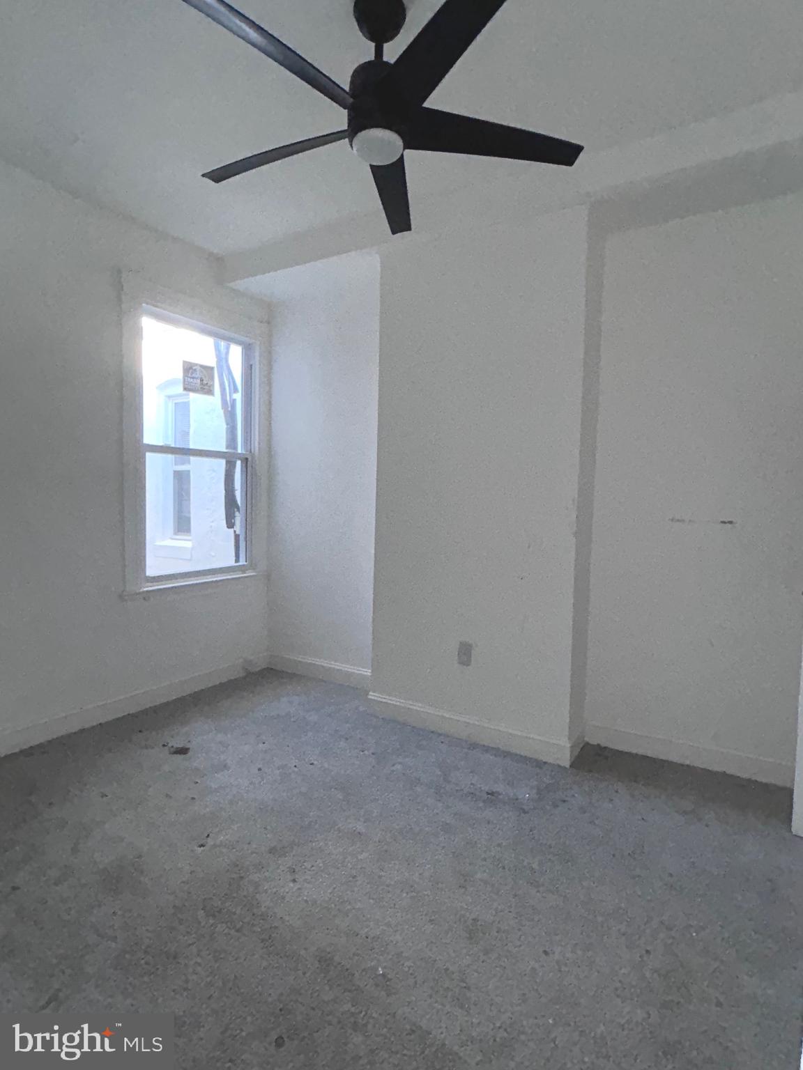 2729 PARKWOOD AVENUE