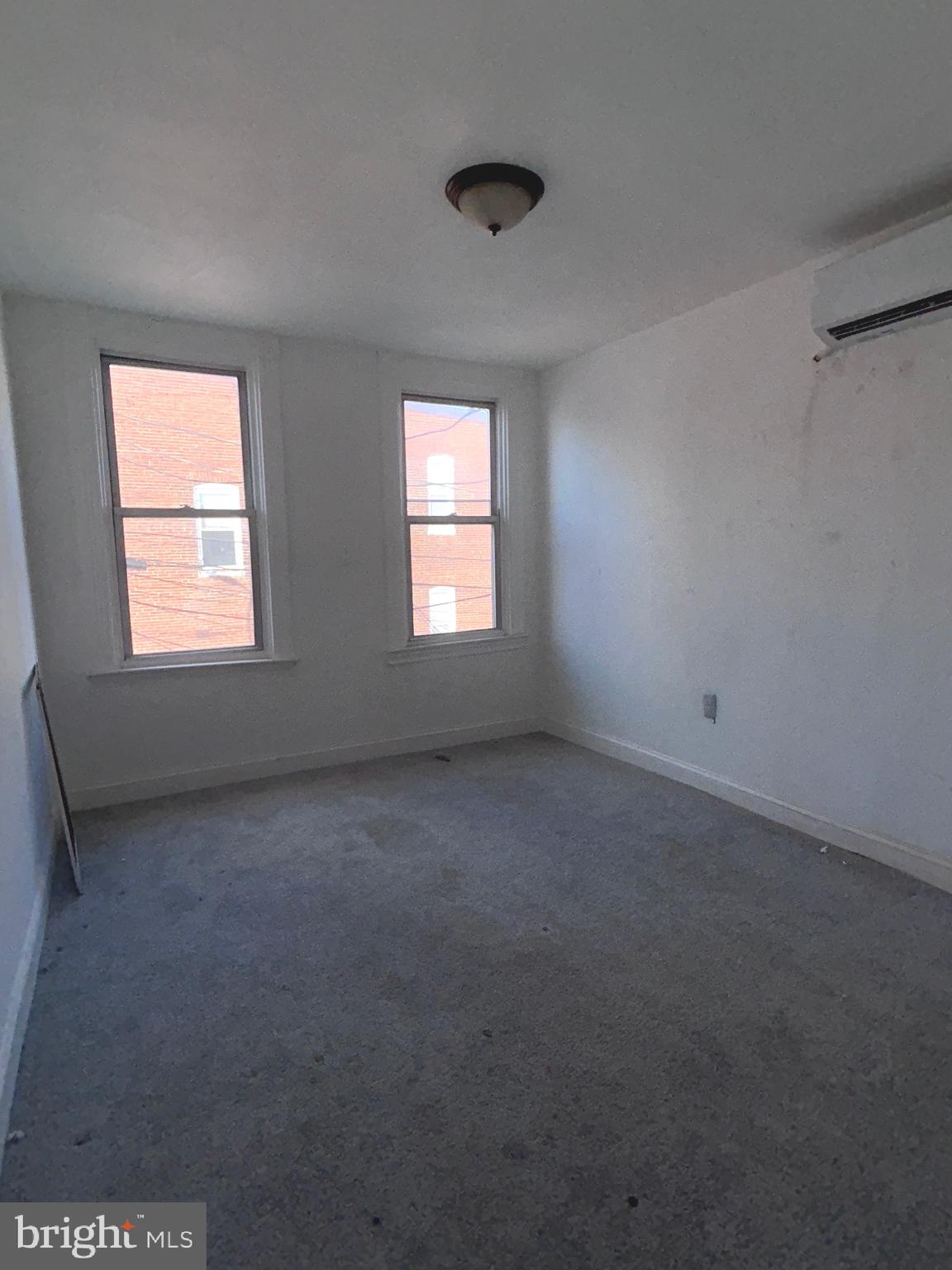 2729 PARKWOOD AVENUE