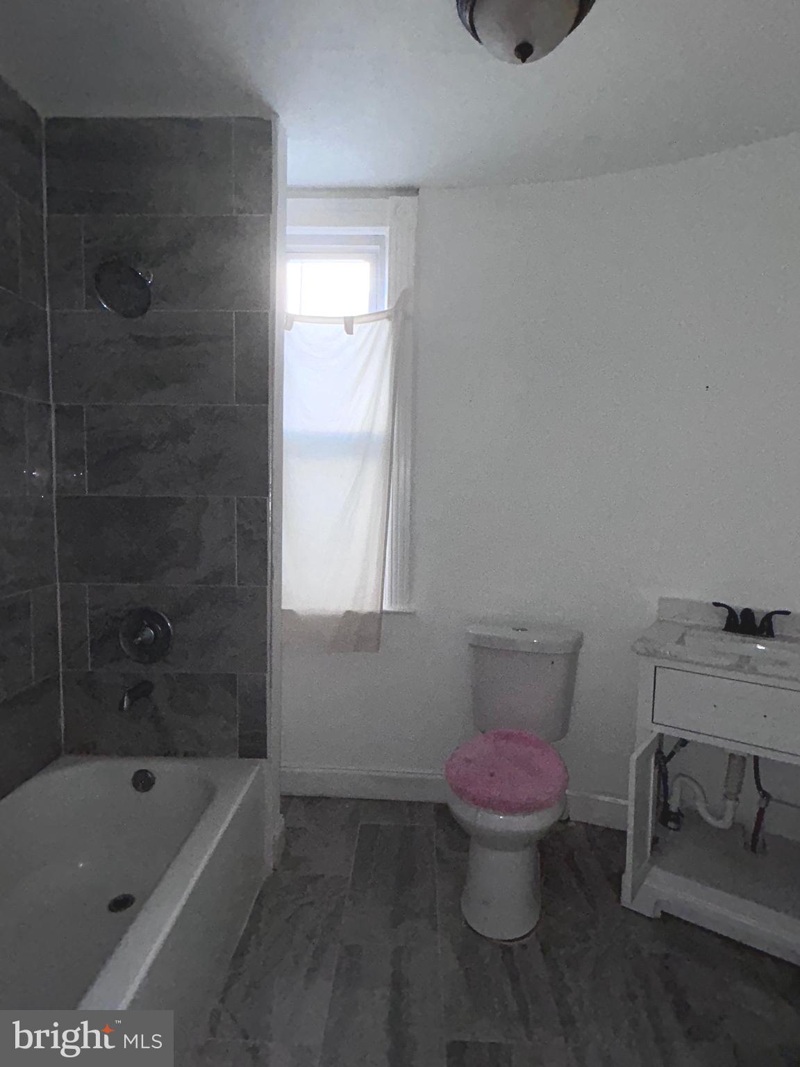 2729 PARKWOOD AVENUE