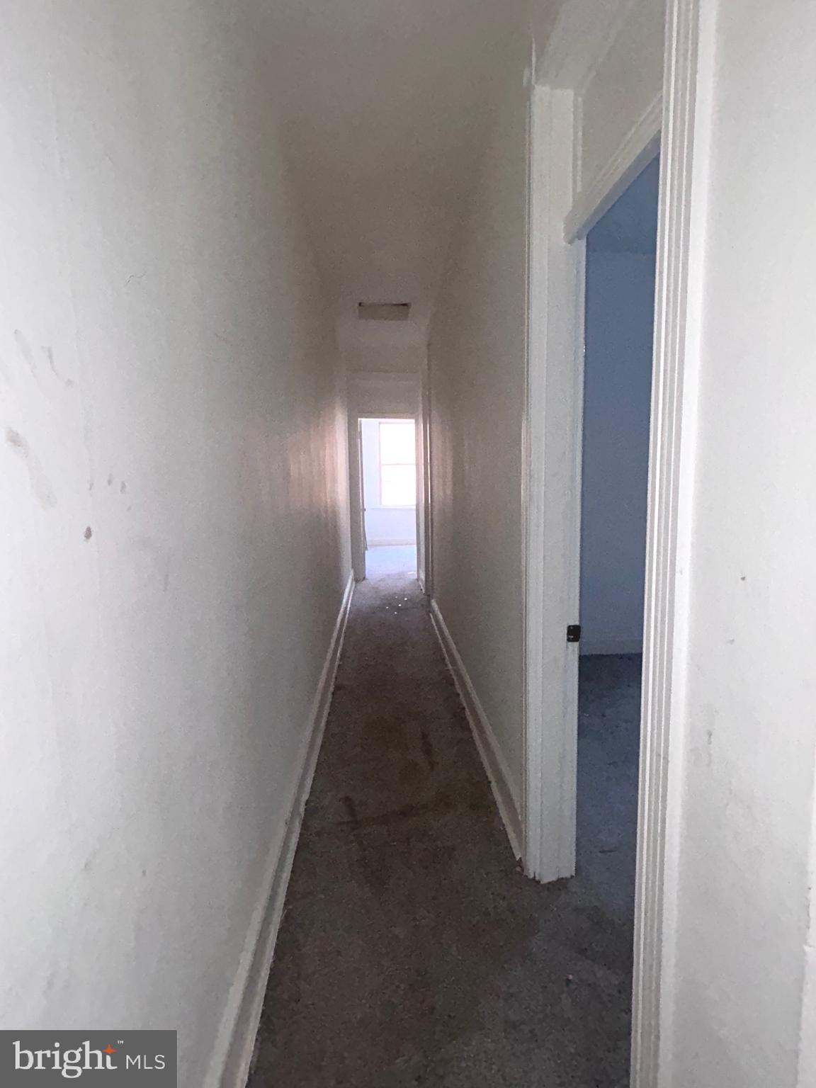 2729 PARKWOOD AVENUE