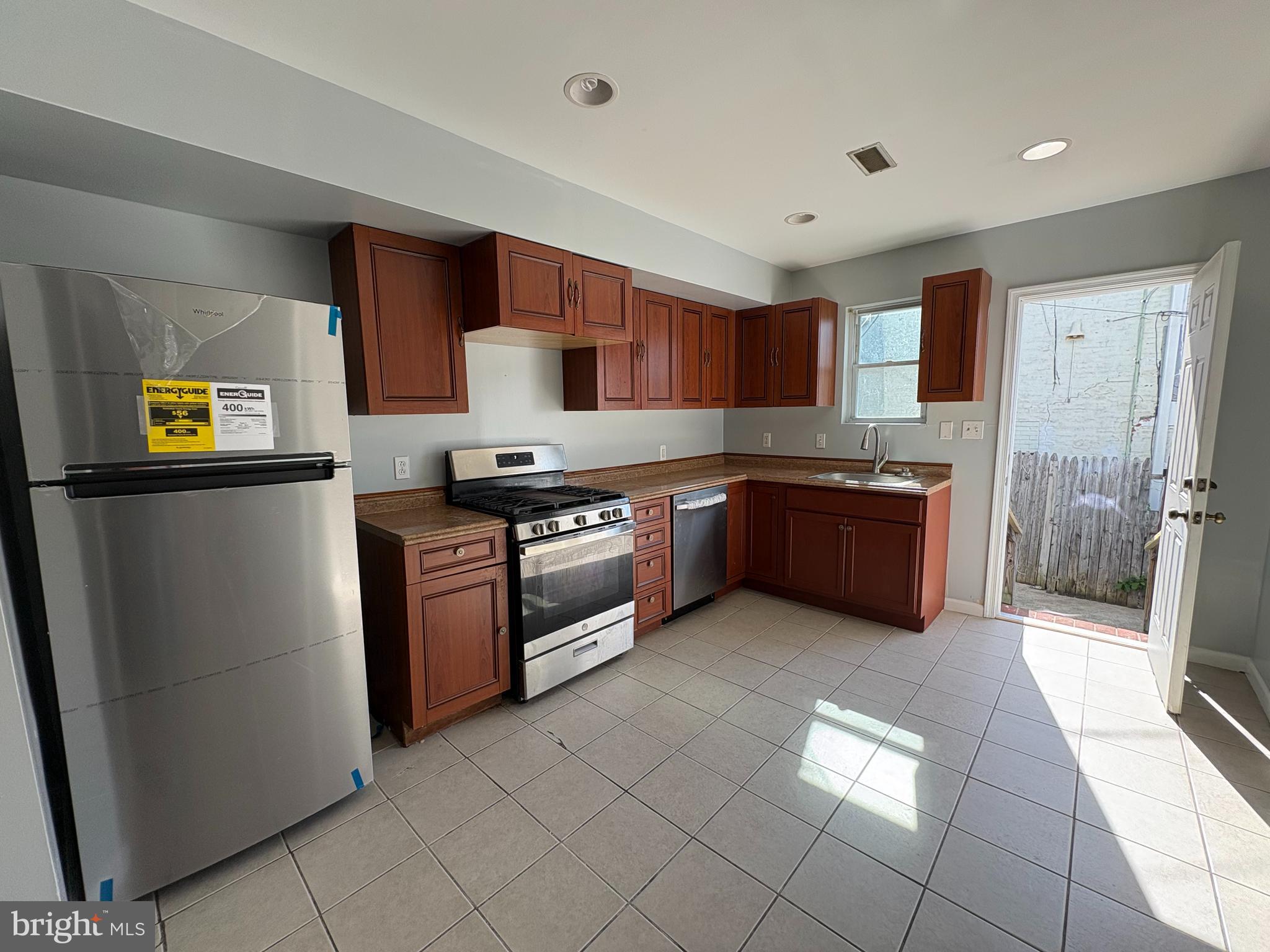 1624 ELKINS LANE