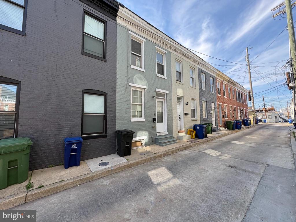 1624 ELKINS LANE