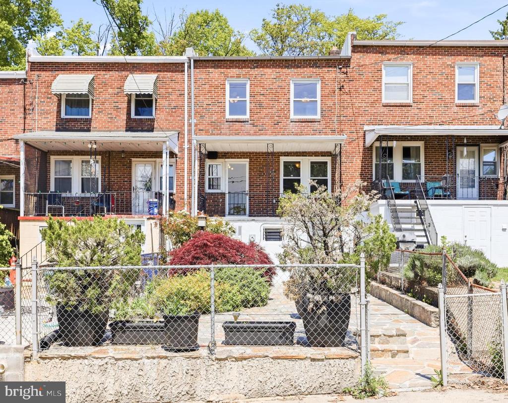 1421 W 41ST STREET W