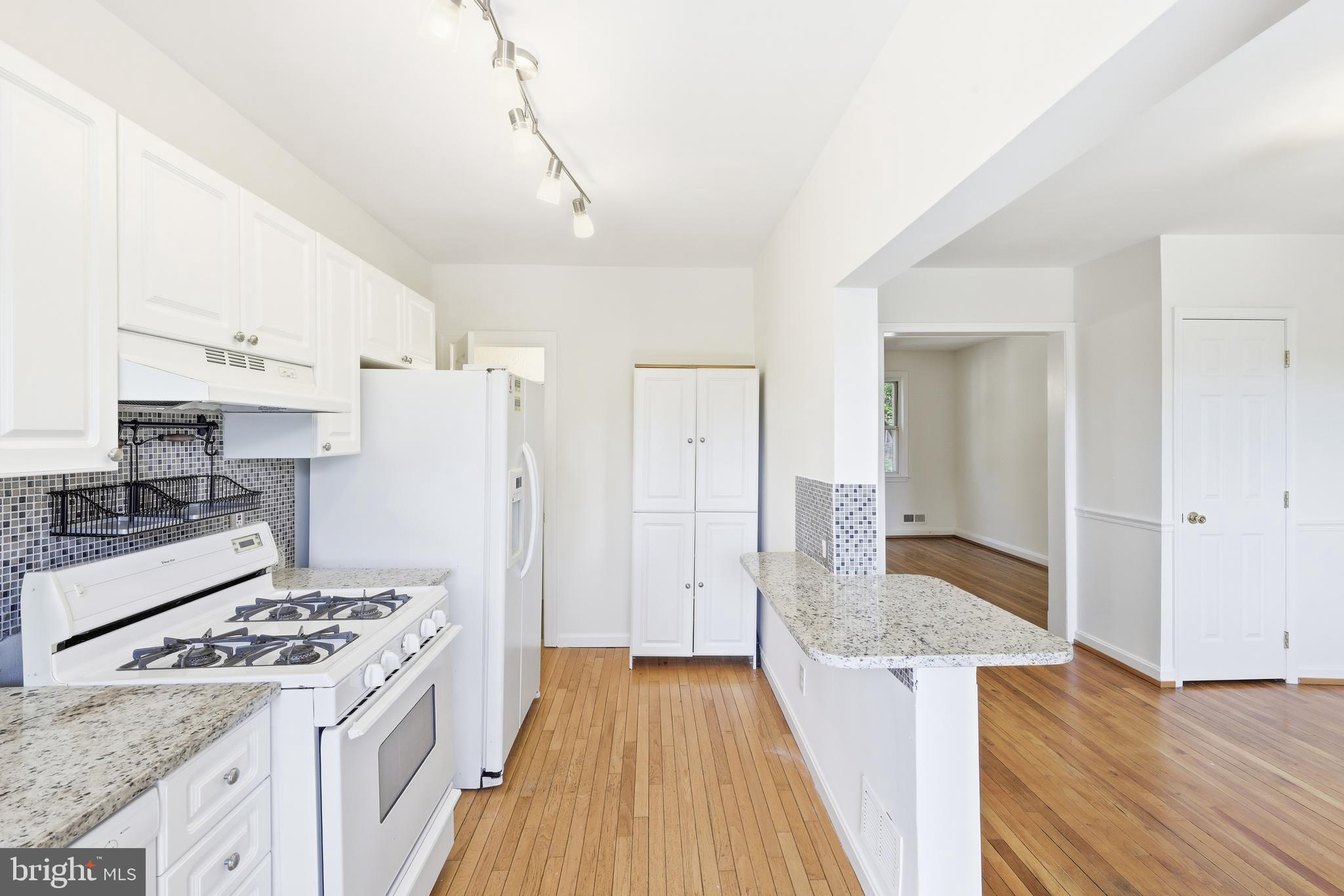 1421 W 41ST STREET W