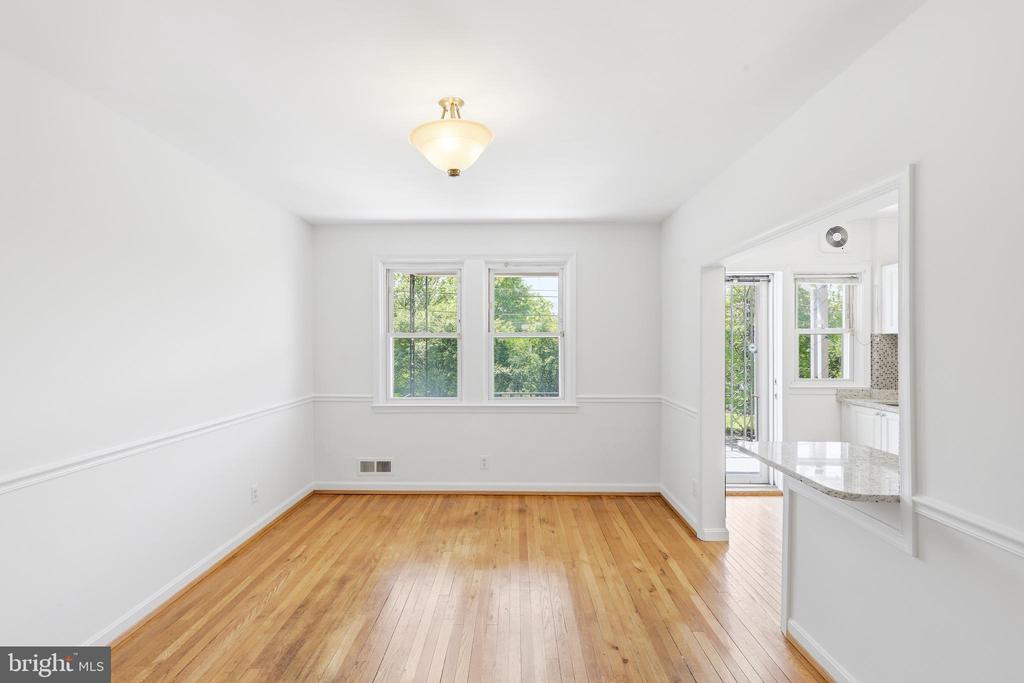 1421 W 41ST STREET W