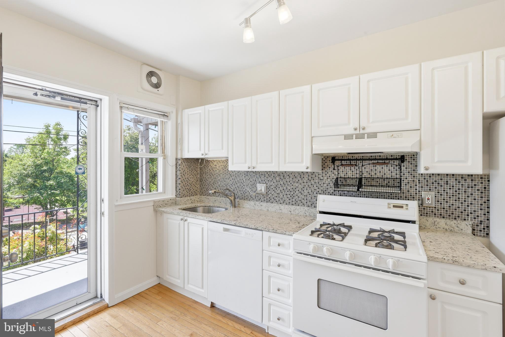 1421 W 41ST STREET W