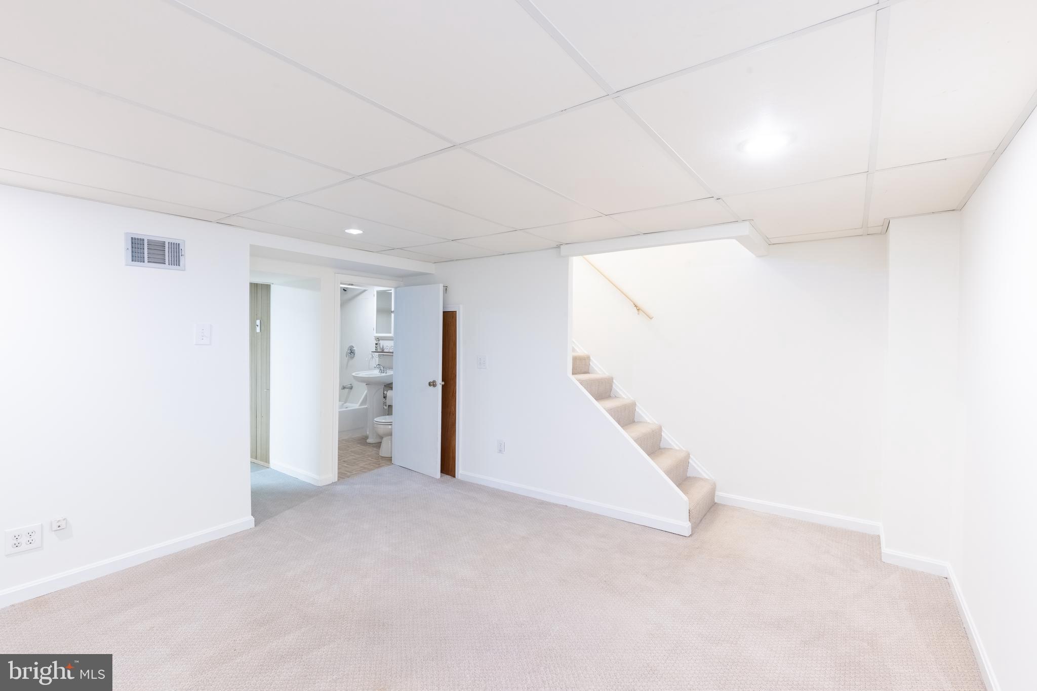 1421 W 41ST STREET W