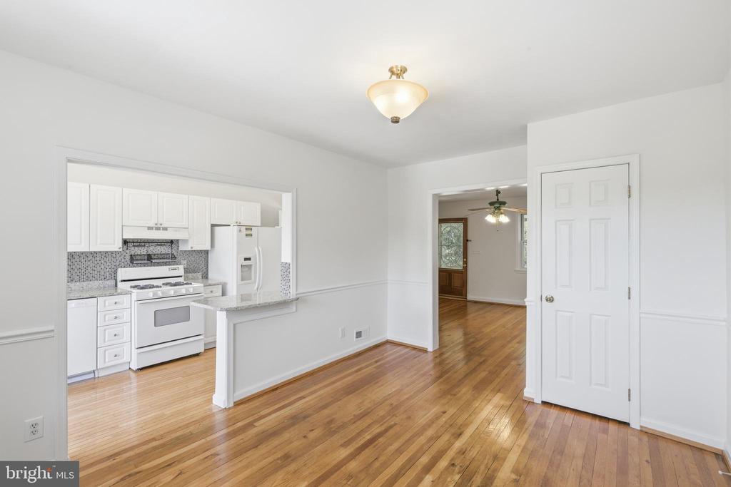 1421 W 41ST STREET W