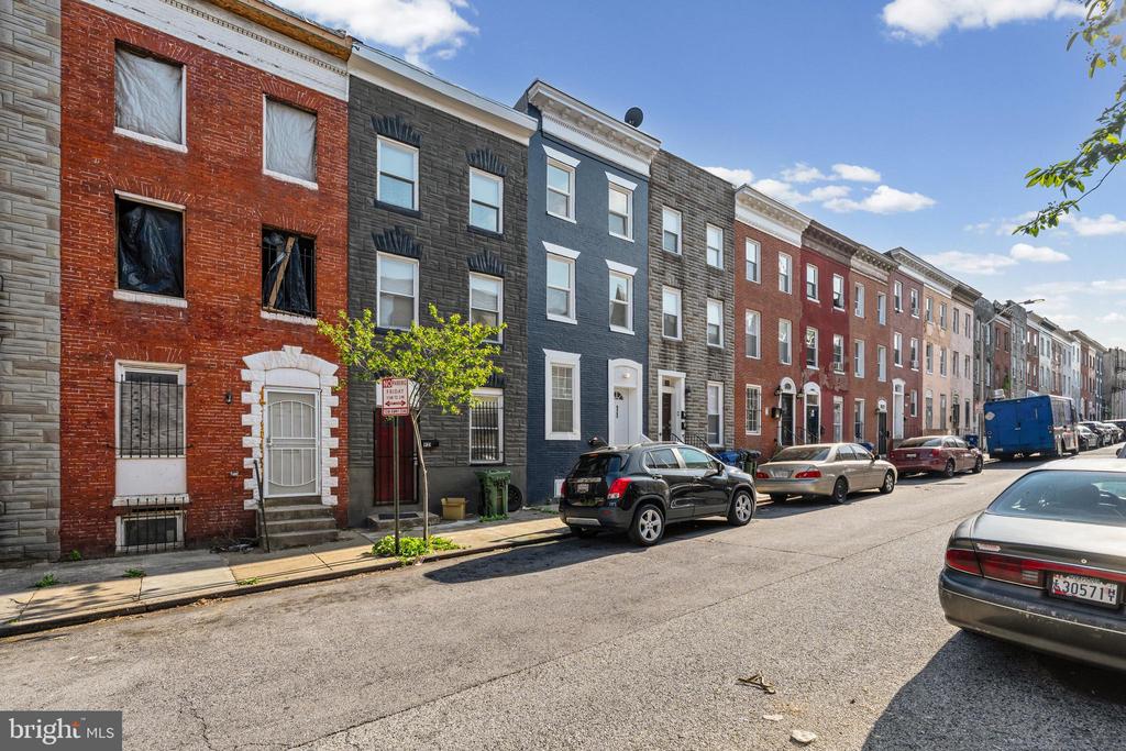 923 BENNETT PLACE