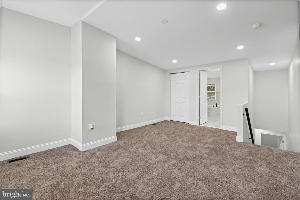 923 BENNETT PLACE