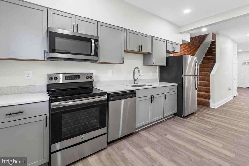 923 BENNETT PLACE