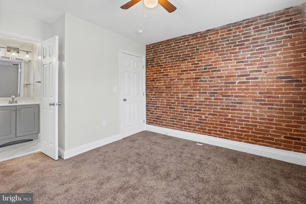 923 BENNETT PLACE