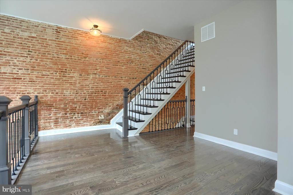 1811 MADISON AVENUE