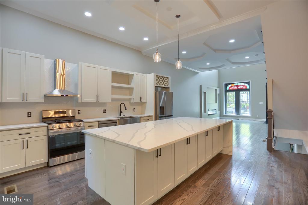 1811 MADISON AVENUE