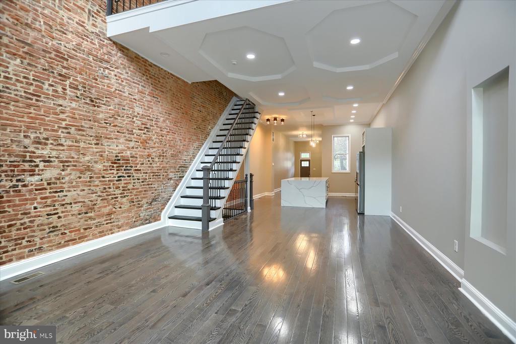 1811 MADISON AVENUE